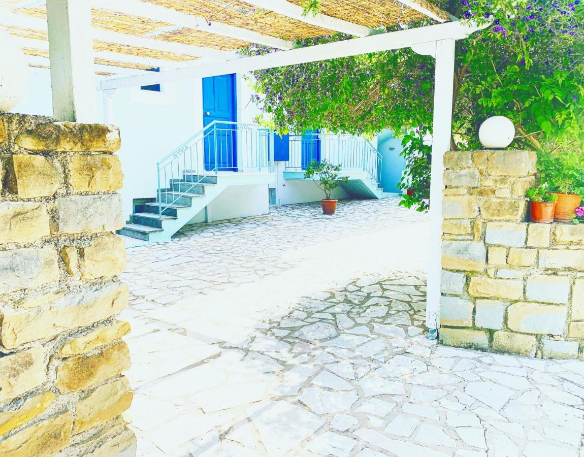 Ilias Apartments Finikounda Exterior foto