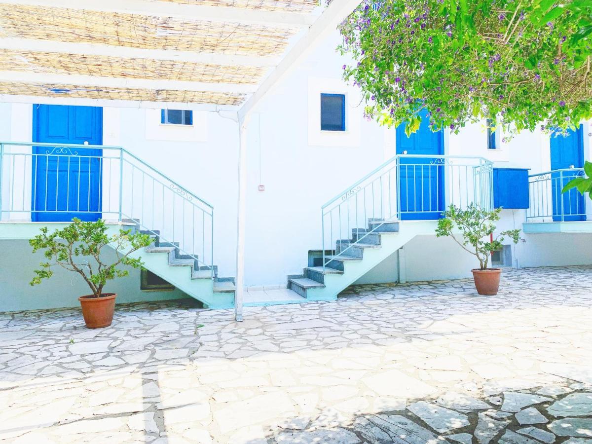 Ilias Apartments Finikounda Exterior foto