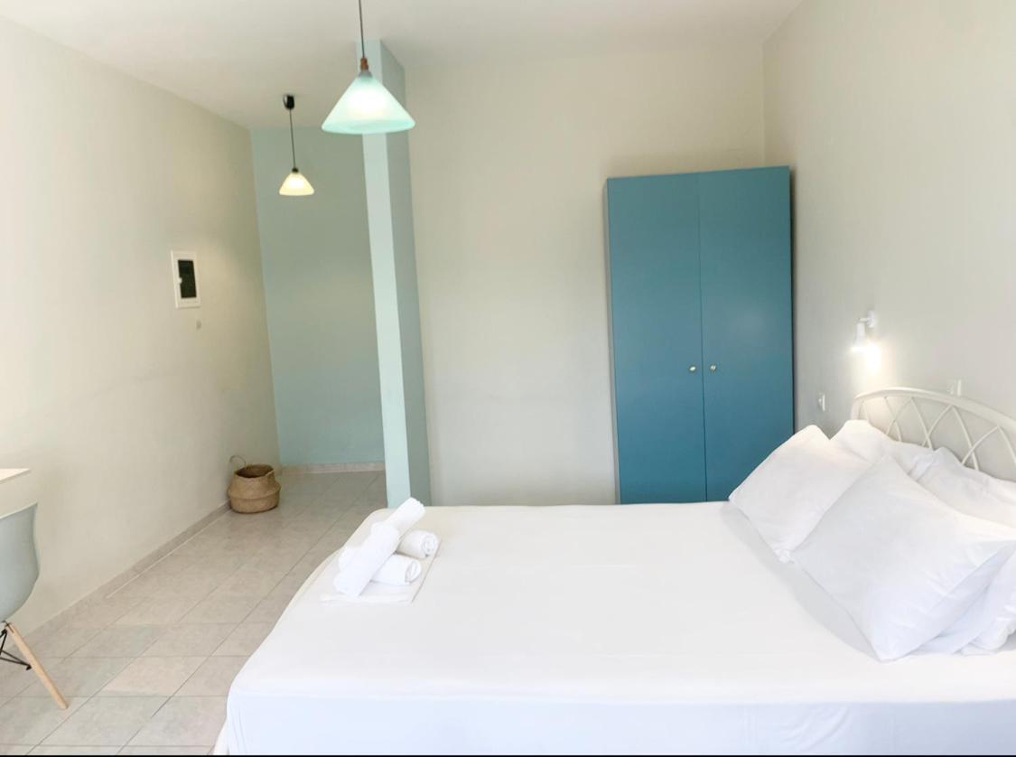 Ilias Apartments Finikounda Exterior foto