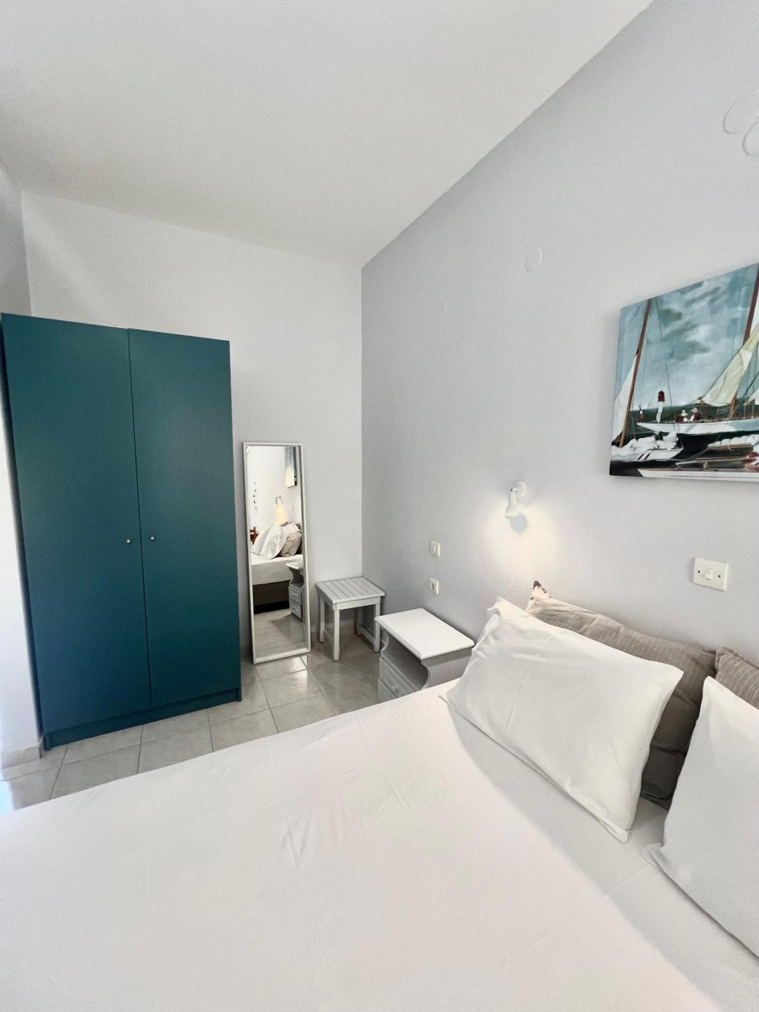 Ilias Apartments Finikounda Exterior foto